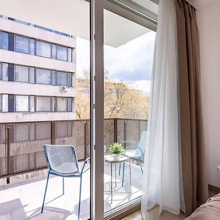 - Balcony - Comfort And Calm Hideaway Διαμέρισμα