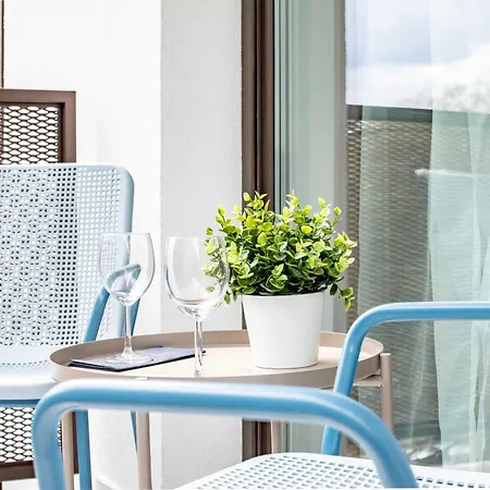 - Balcony - Comfort And Calm Hideaway Apartmán